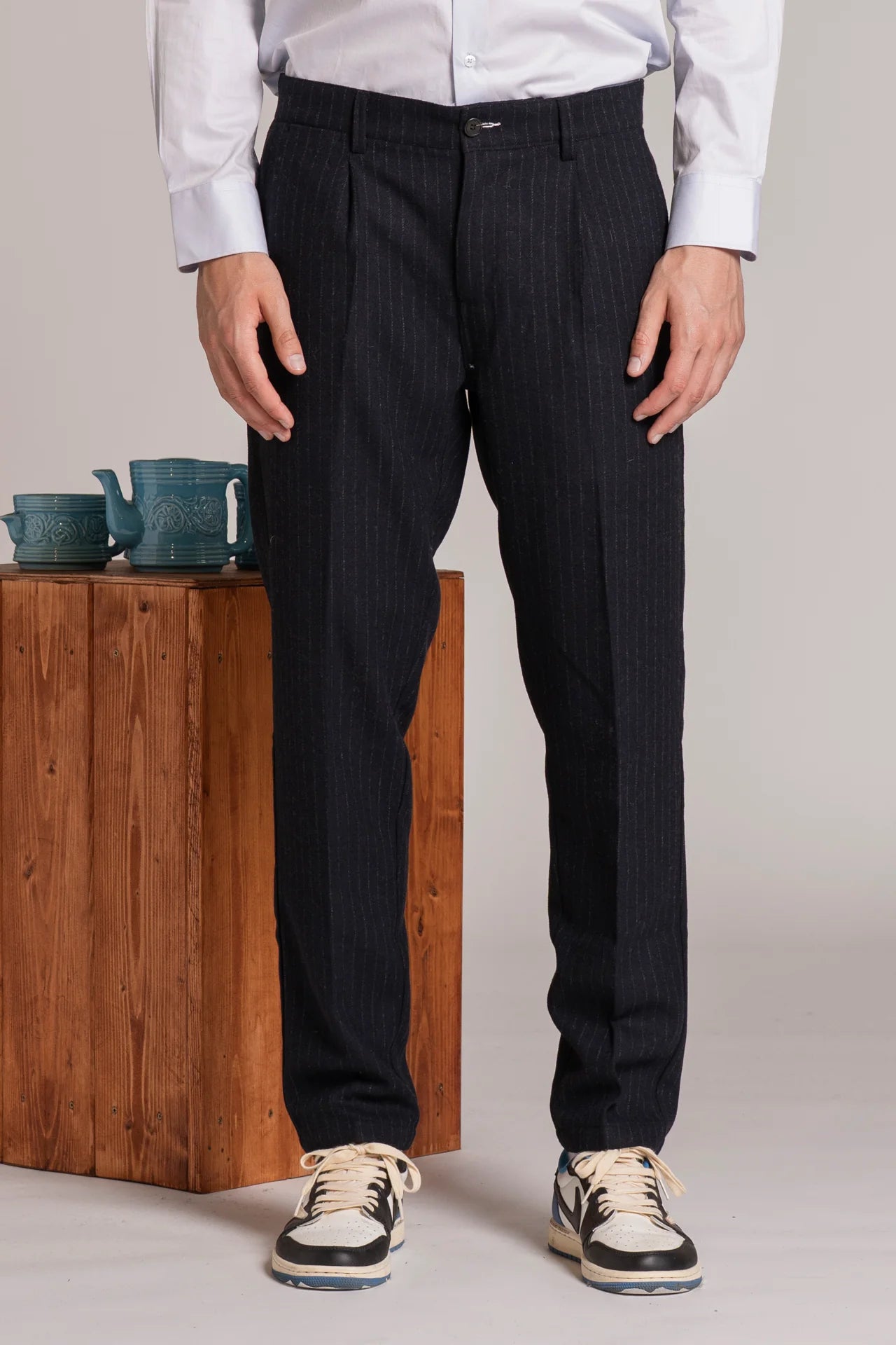 Pantaloni Impure Mihara gessato in misto lana