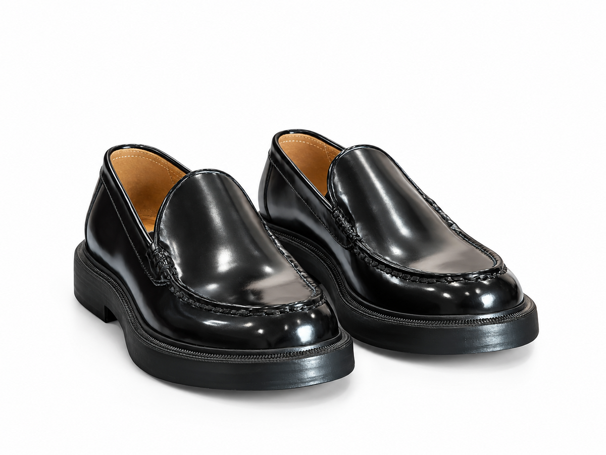 Mocassino Marechiaro 1962 0645W62 in vitello spazzolato nero, vista tre quarti alto | NICOECOSTORE.IT